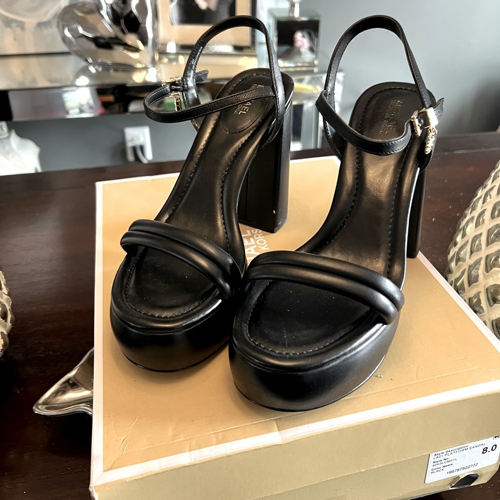 Michael Kors Platform Black Leather Sandal SZ 8